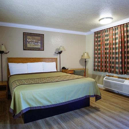 Charm Motel & Suites Burney Dış mekan fotoğraf