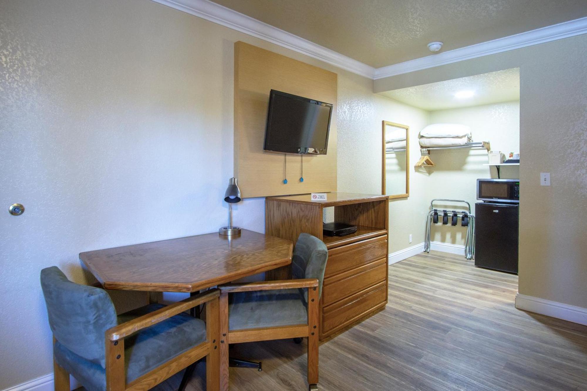 Charm Motel & Suites Burney Dış mekan fotoğraf