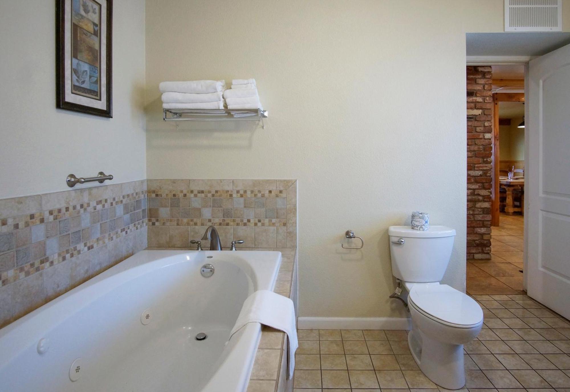 Charm Motel & Suites Burney Dış mekan fotoğraf