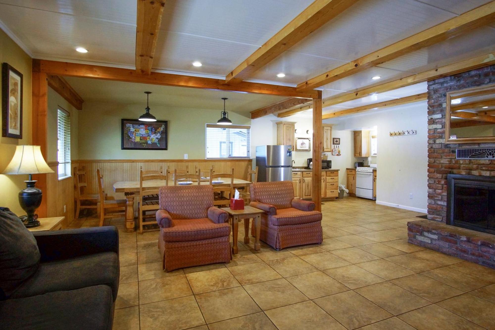 Charm Motel & Suites Burney Dış mekan fotoğraf