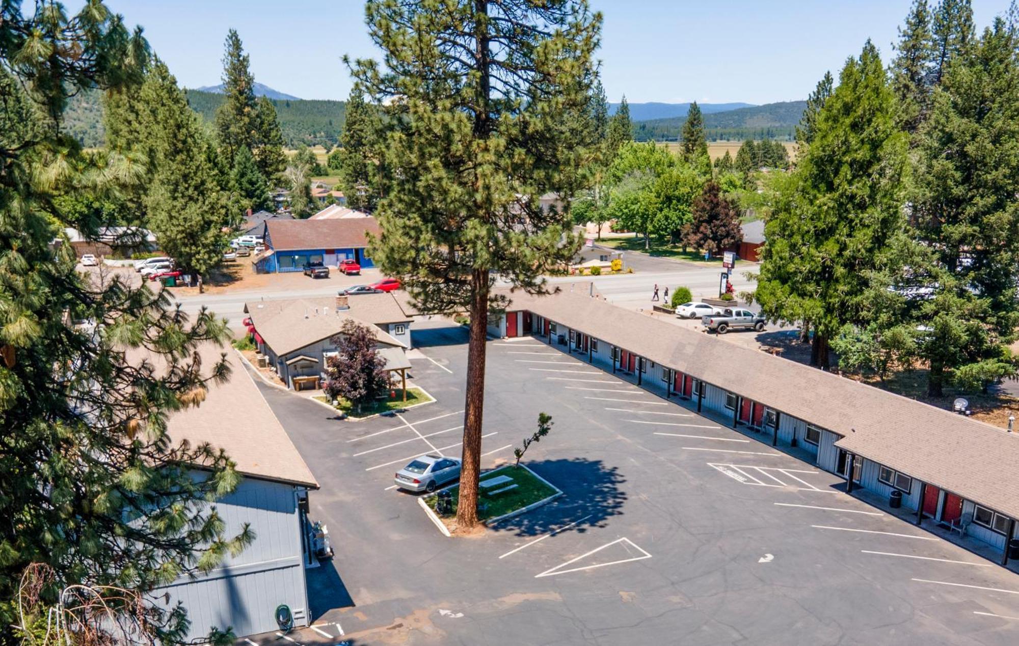 Charm Motel & Suites Burney Dış mekan fotoğraf