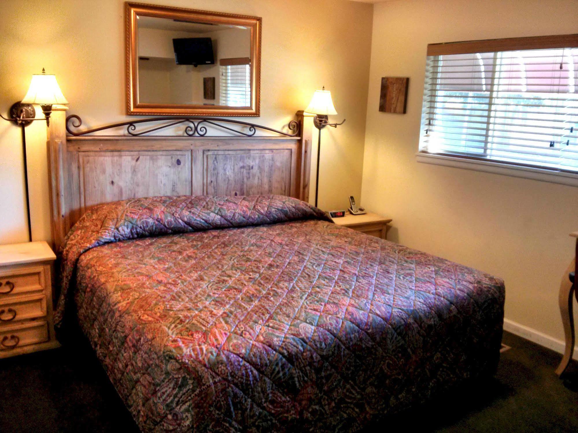 Charm Motel & Suites Burney Dış mekan fotoğraf