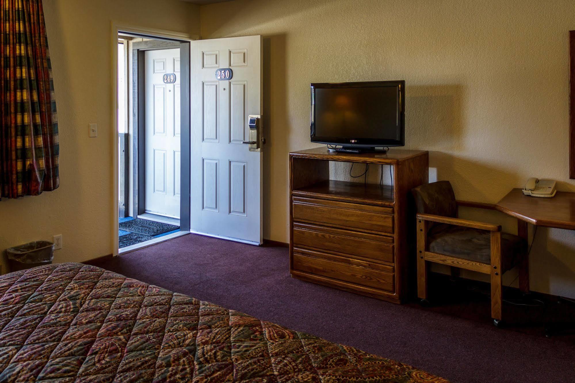 Charm Motel & Suites Burney Dış mekan fotoğraf