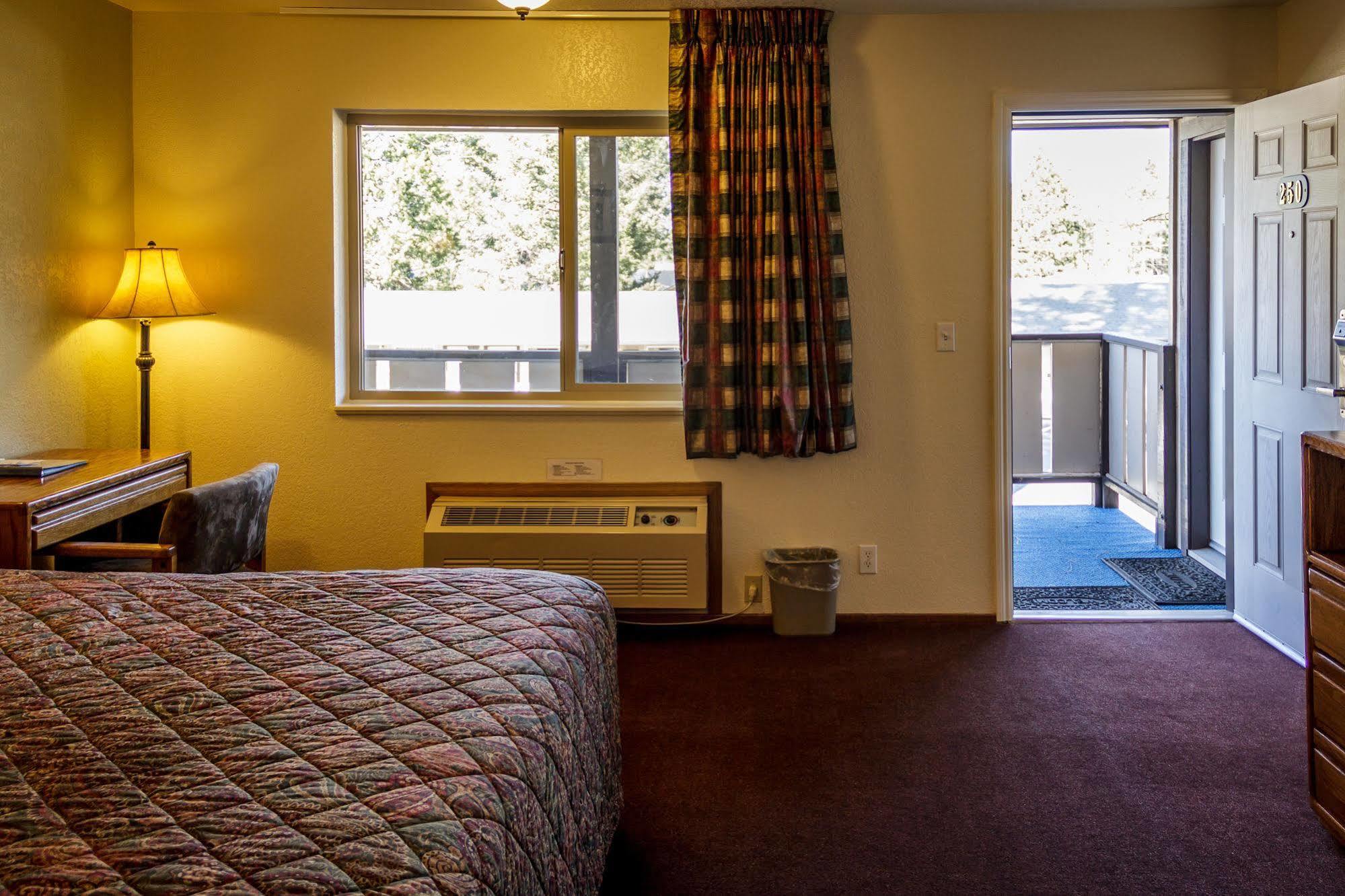 Charm Motel & Suites Burney Dış mekan fotoğraf