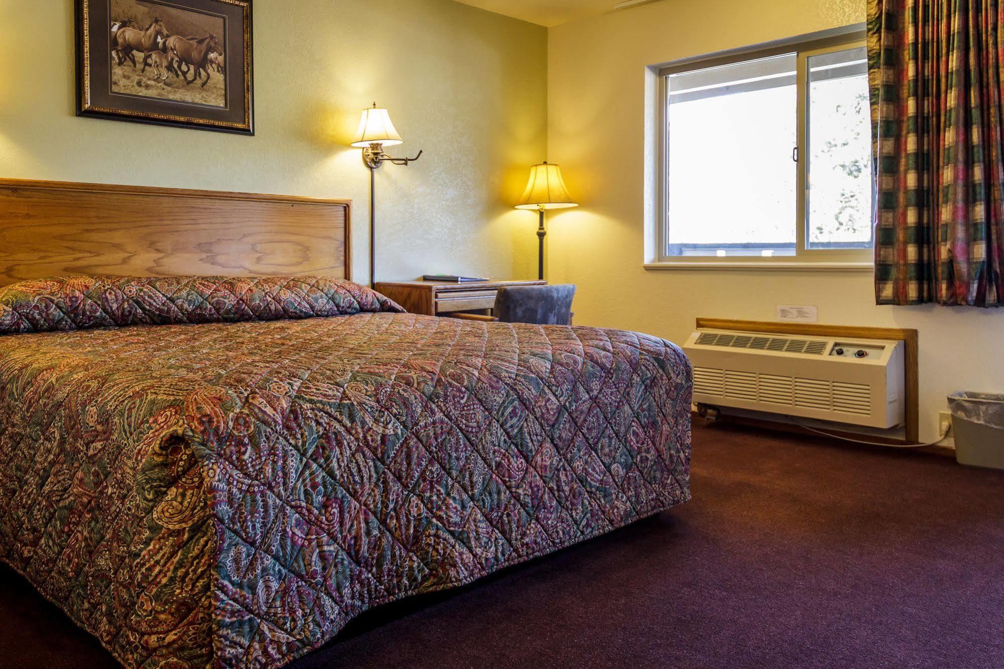Charm Motel & Suites Burney Dış mekan fotoğraf